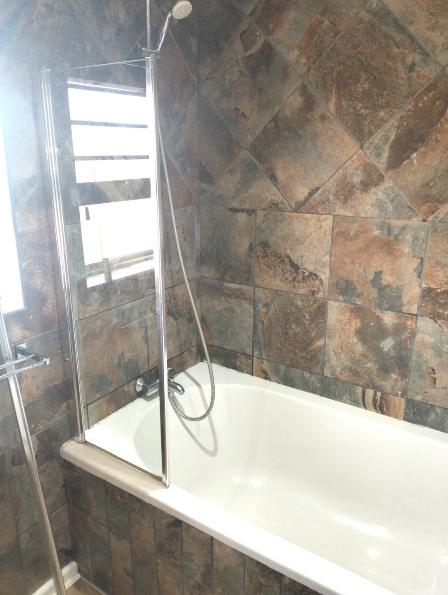 To Let 2 Bedroom Property for Rent in Aalwyndal Western Cape